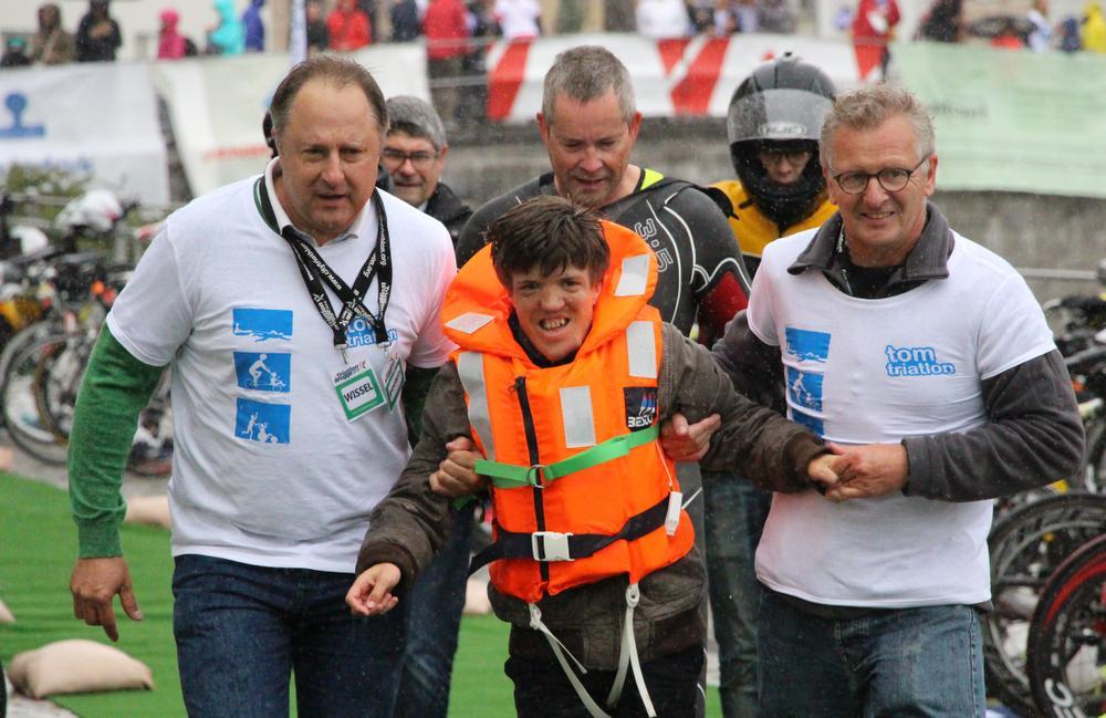 Ine Couckuyt wint triatlon in Brugge