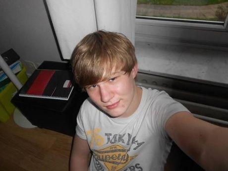 Ingetogen witte mars in Roeselare voor overleden Ward Vermeulen (17)