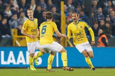 Club Brugge wipt naar eerste plaats na spektakelduel tegen Waasland-Beveren
