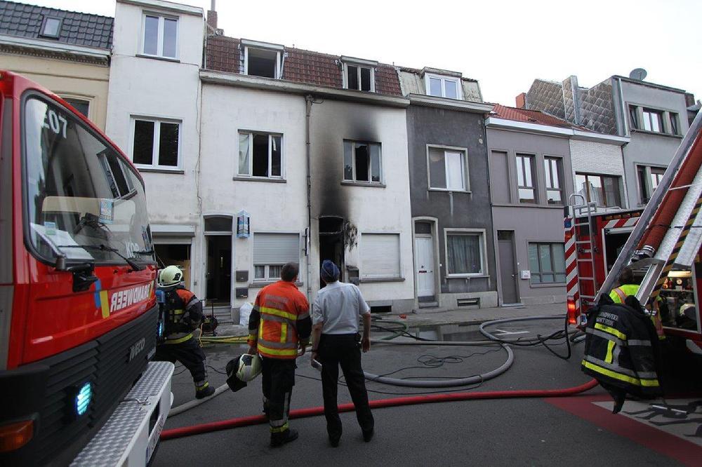 Uitslaande woningbrand in Kortrijk, bewoonster kan zichzelf redden
