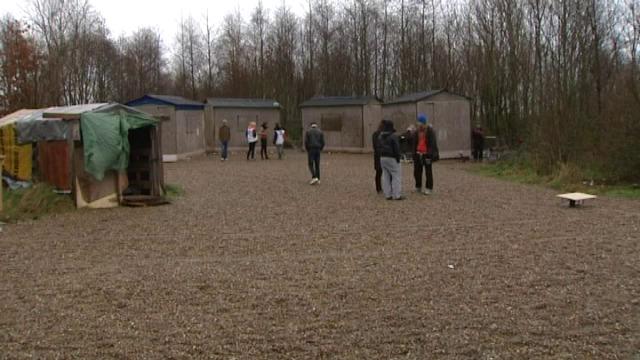 Zowat 800 illegale vluchtelingen bevinden zich in Noord-Franse kampen