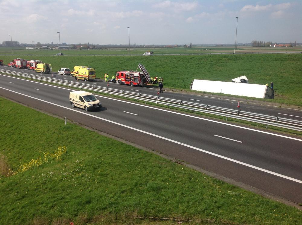 Zes gewonden bij ongeval op E40 in Oostduinkerke