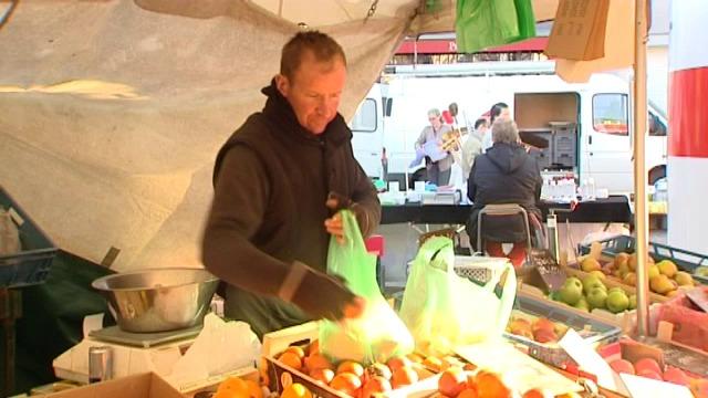 Marktkramers verdeeld over vele verhuizingen naar Veemarkt in Kortrijk