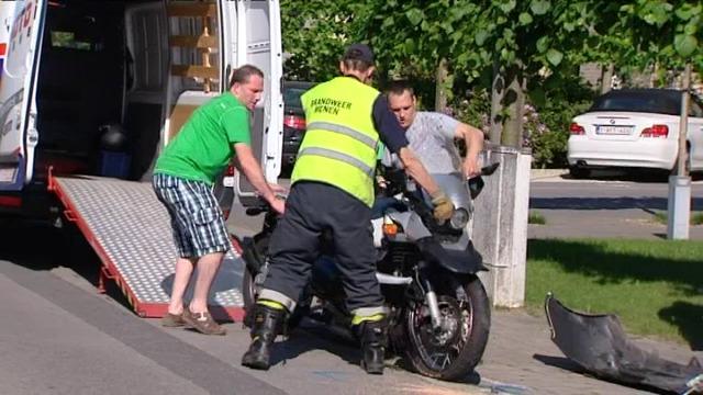Bromfietser levensgevaarlijk gewond bij ongeval in Menen