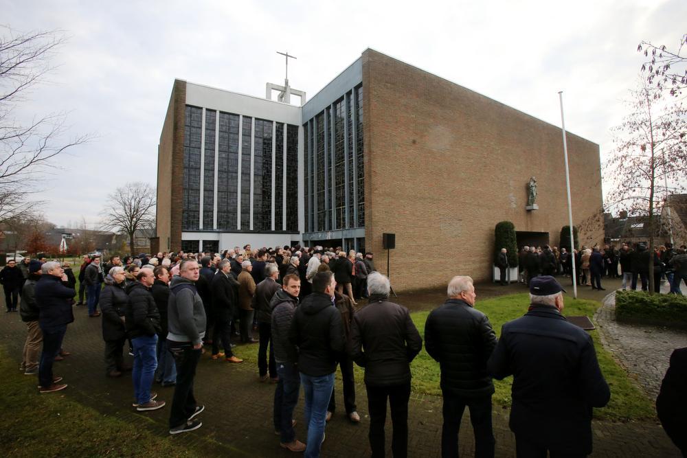 Sereen en aangrijpend afscheid van Stephanie Buffel in Beernem