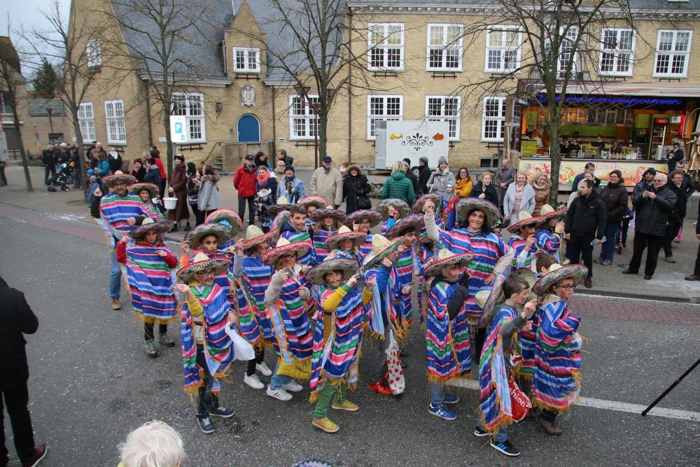 Carnaval lokt heel wat kijklustigen in Oostduinkerke
