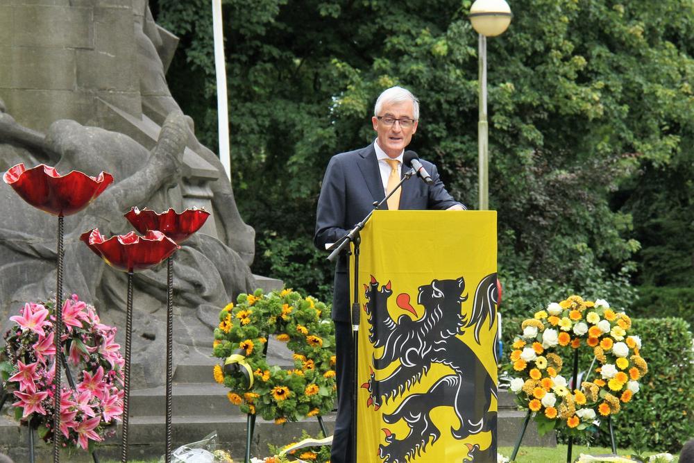 Geert Bourgeois geeft scherpe elfjulitoespraak in Kortrijk