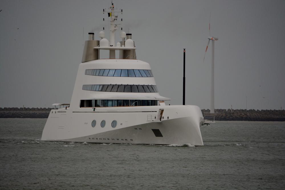Superjacht 'A' onverwacht in haven van Zeebrugge