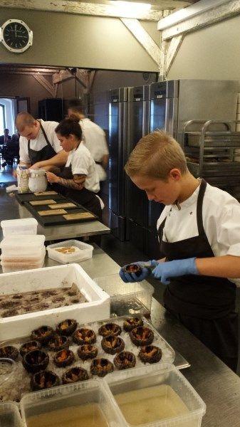 VIDEO Leerling (14) van Brugse hotelschool is gastkok in beste restaurant ter wereld