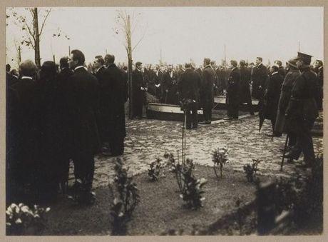 De vier onbekendste soldaten liggen op de begraafplaats van Brugge