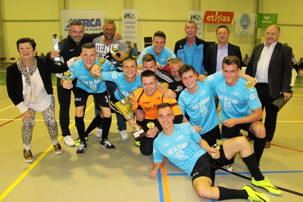 Zaalvoetbalbeker voor ZVC Assebroeke en Always Staden