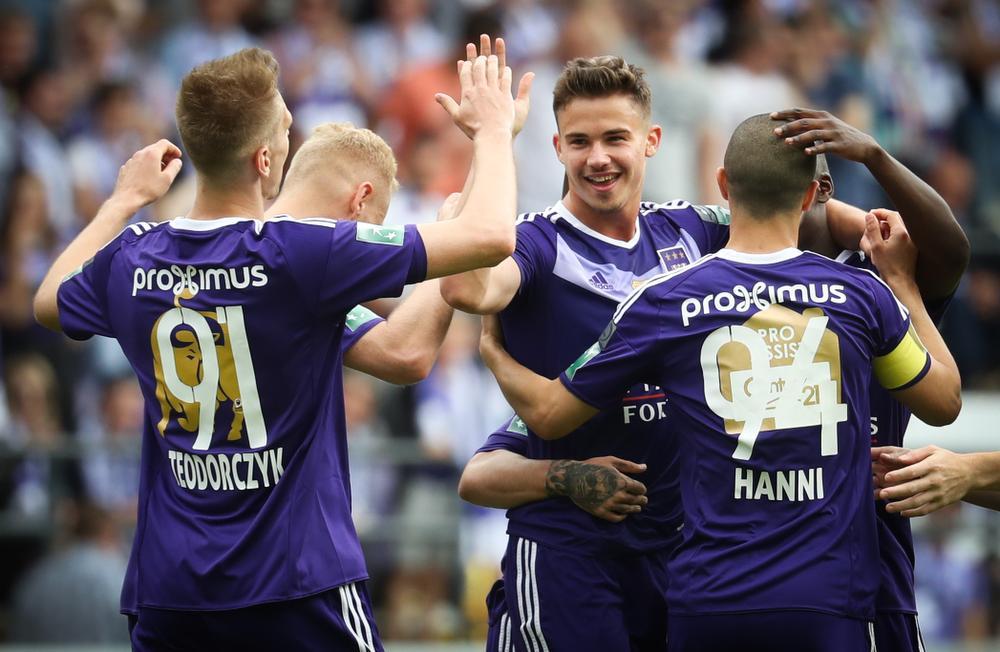 Leander Dendoncker deed met een goal nog maar eens zijn duit in het zakje.