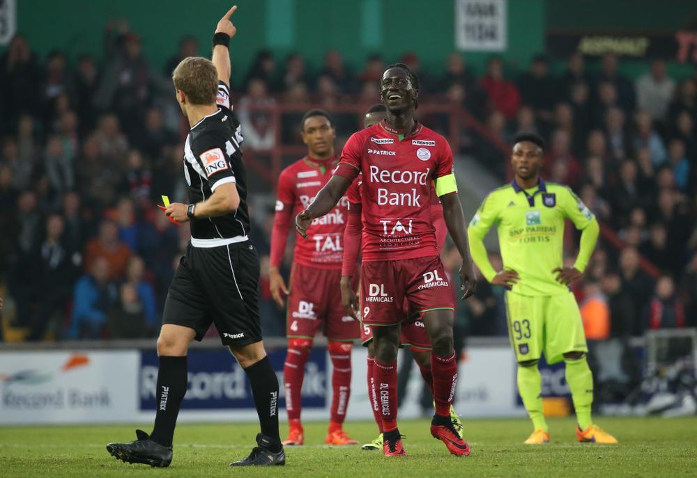 Rode kaart en penaltyfout leiden tot afstraffing voor Zulte Waregem tegen Anderlecht