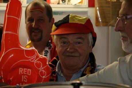 Jong en oud viert samen eerste winst Rode Duivels in Koksijde