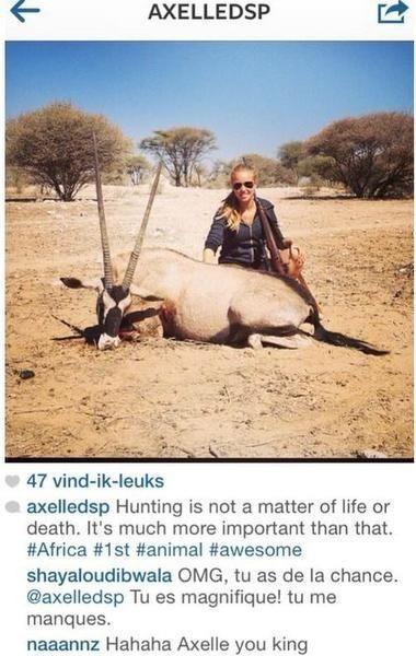 WK-babe Axelle internationaal onder vuur voor 'jachtfoto' met neergeschoten gazelle