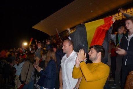 Van avond naar nacht bij supporters in Oostende
