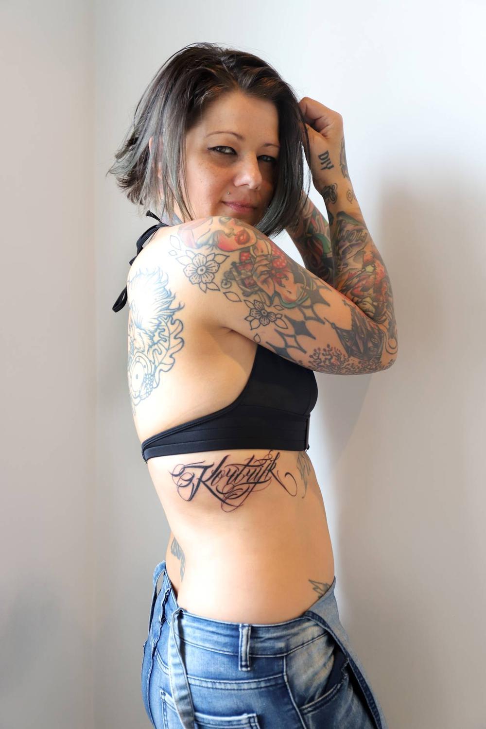 Cindy Frey zet tattoo 'Kortrijk' uit liefde voor de stad