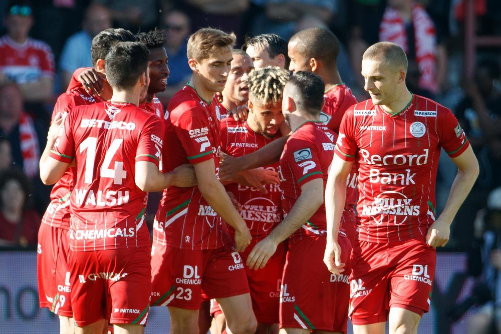 Zulte Waregem bijna zeker van finale play-off 2 na derbyzege in Kortrijk