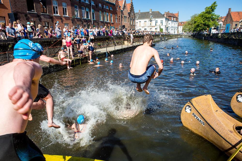 Triënnale Brugge op gang gezwommen