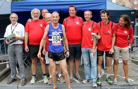 Knappe sportieve prestaties tijdens stratenloop op nationale feestdag in Roeselare
