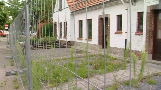 Afbraak huisjes in Venningwijk Kortrijk versneld begonnen