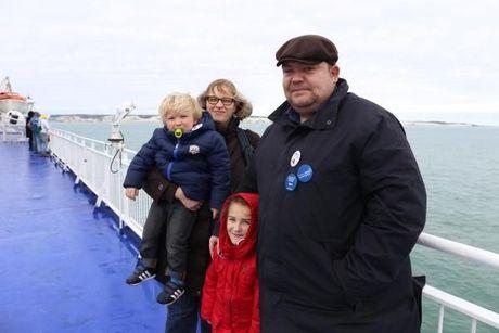 Actievoerders steken het Kanaal over om te ijveren voor een nieuwe ferryverbinding tussen Oostende en Engeland
