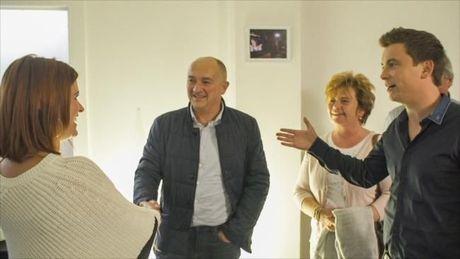 Niels Destadsbader leidt zijn ouders rond achter de schermen van 'Belgium's Got Talent'