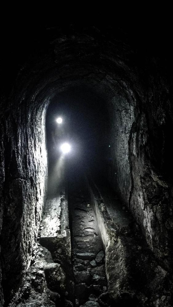 Onze journalist over de gevaarlijkste trip van zijn leven: ondergronds avontuur eindigt in mijnenveld