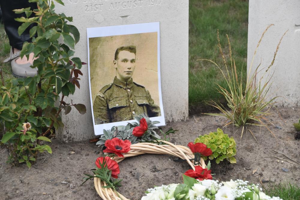 Nazaten van in Gullegem gesneuvelde Britse soldaat aanwezig op huldiging