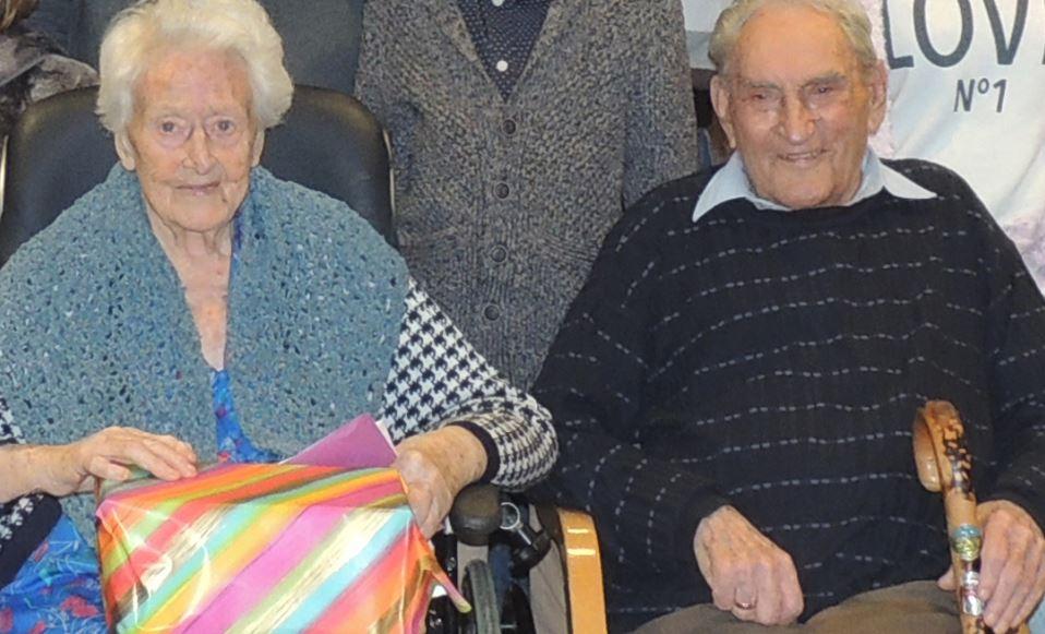 Wie doet het hen ooit nog na: Philip en Noëlla uit Middelkerke zijn 75 (!) jaar getrouwd