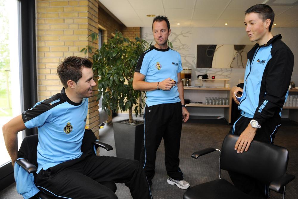 Dubois, hier in 2011 met belofte Menenaar Arthur Vanoverberghe en Kevin Dejonghe op het WK in Kopenhagen. (Foto Belga)