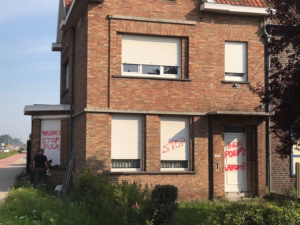 Vandalen besmeuren woning van Brugse burgemeester