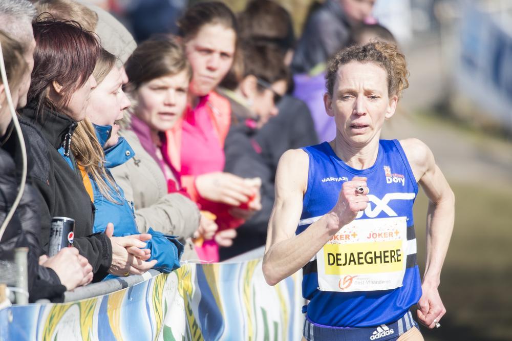 Veerle Dejaeghere toonde zich op haar 43ste nog maar eens de beste West-Vlaamse atlete.