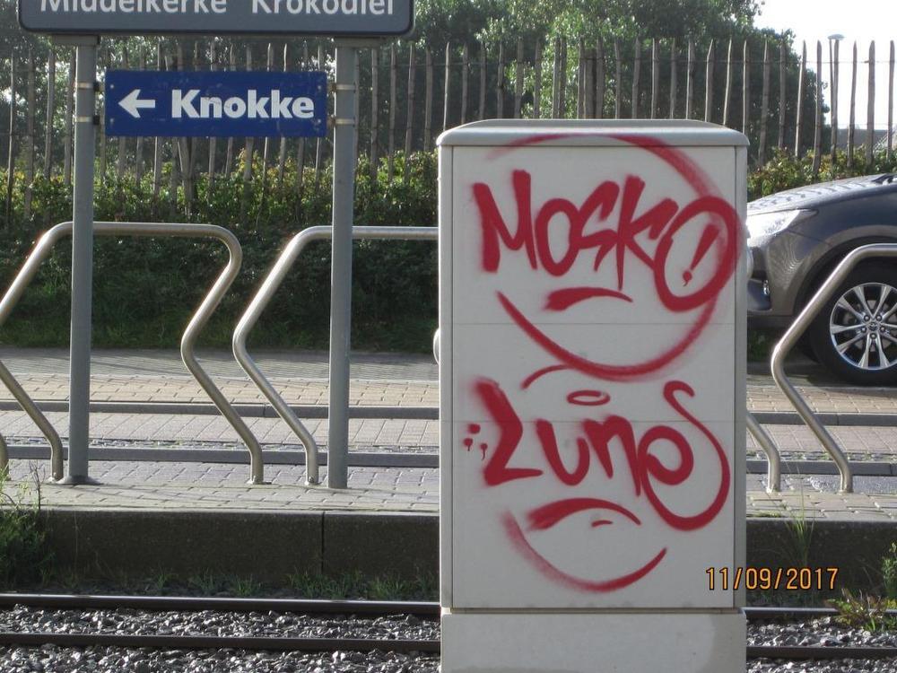 Vandalen spuiten graffiti op vijftig plaatsen in Westende