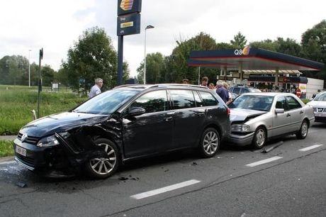 Chauffeur zwaargewond bij ongeval in Zwevegem