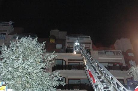 Bewoners uit appartementsgebouw geëvacueerd na brand door elektrische rolwagen in kelder