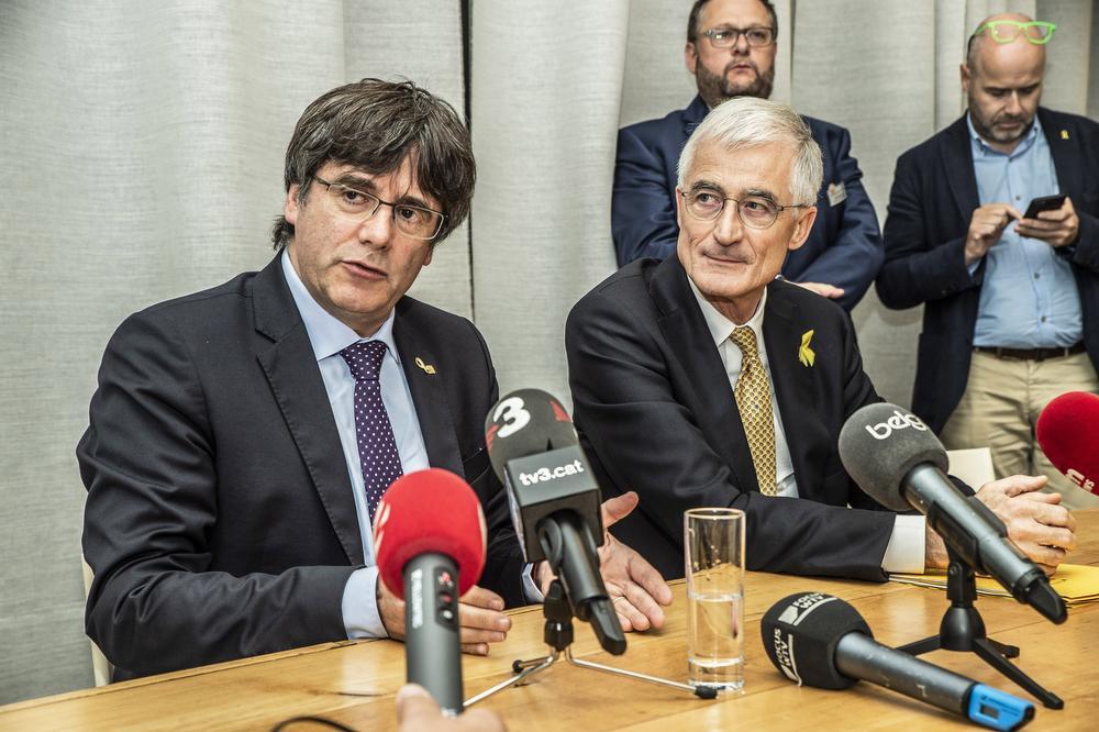 Carles Puigdemont en Geert Bourgeois kwamen spreken voor de Marnixring in Roeselare.