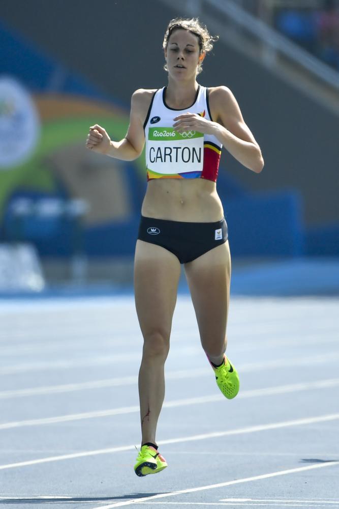 Louise Carton strandt in de reeksen van de 5000 meter: 