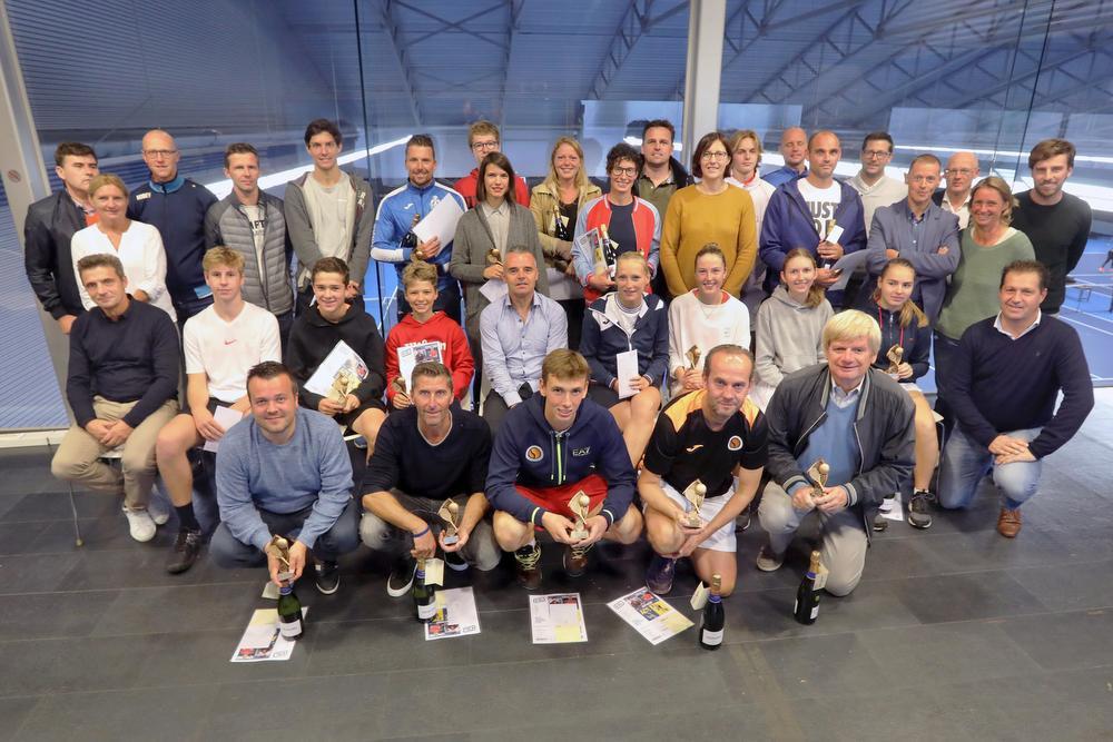 De finalisten van het Masters Enkel Criterium in de Torhoutse indoorhal De Koddaert.