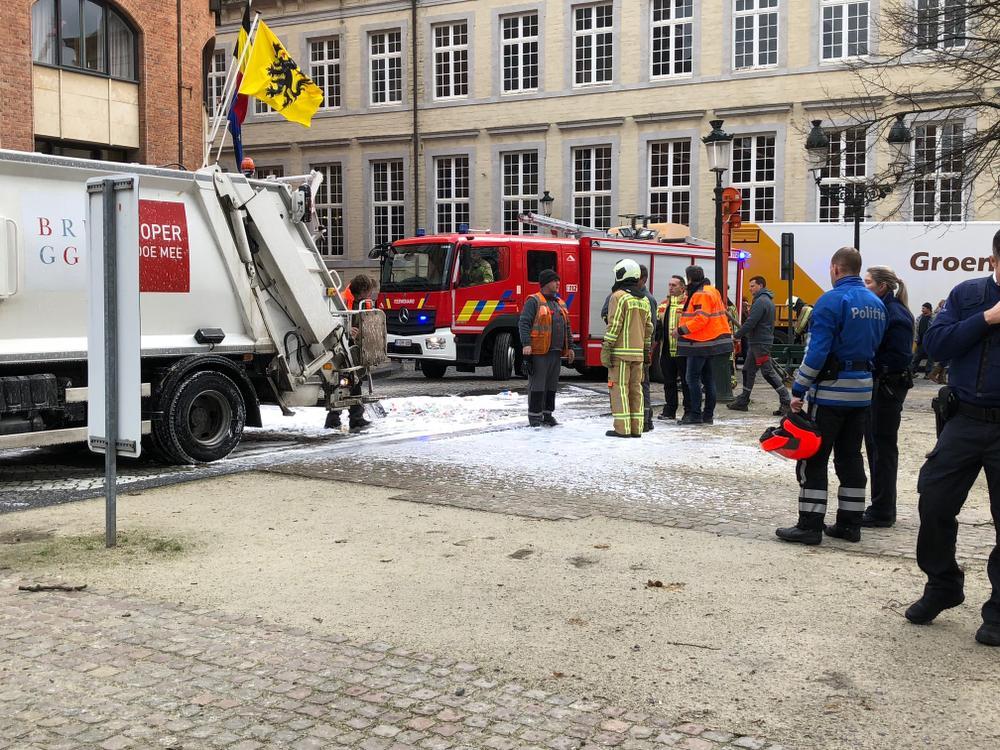 Vuilniswagen vat vuur in Brugge