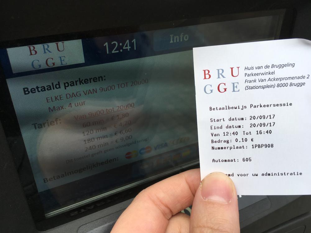 VIDEO Dankzij deze truc parkeer je in Brugge voor slechts 10 cent