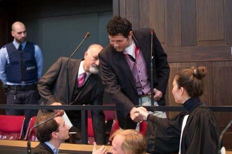 Iranïer reageert met brede glimlach op beschuldiging van doodslag op Rumbeekse vriendin