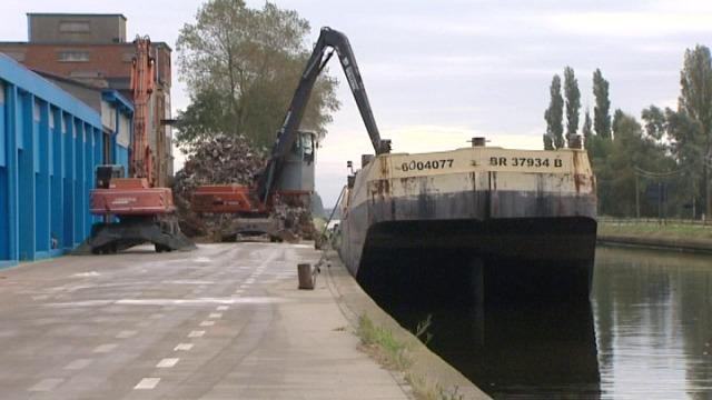 Proefproject met goederentransport op kanaal Plassendale-Nieuwpoort