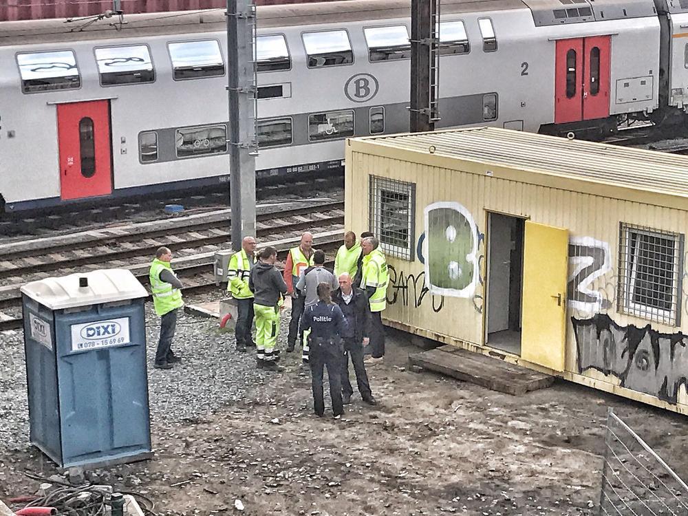 Spoorarbeider wordt gegrepen door trein en komt om het leven in Oostende