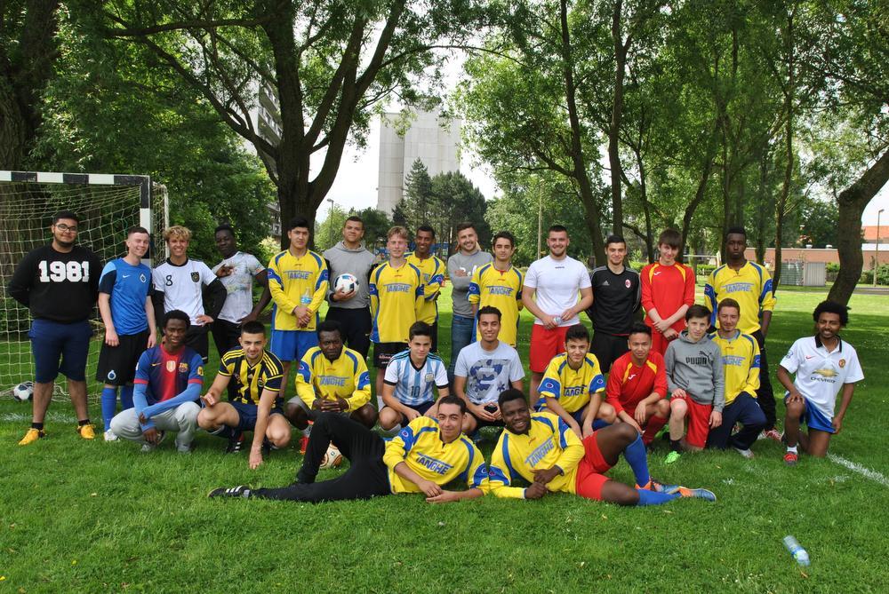 Een voetbaltornooitje was de startactiviteit van de nieuwe KAJ-groep op de Nieuwe Stad.