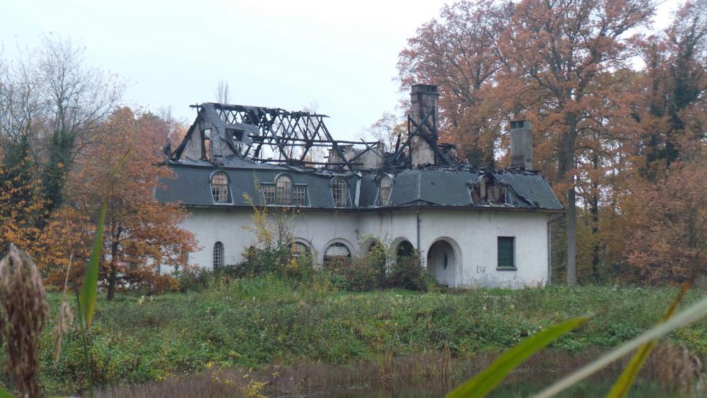 VIDEO Zware uitslaande brand in leegstaand huis in Brugge, vuur waarschijnlijk aangestoken