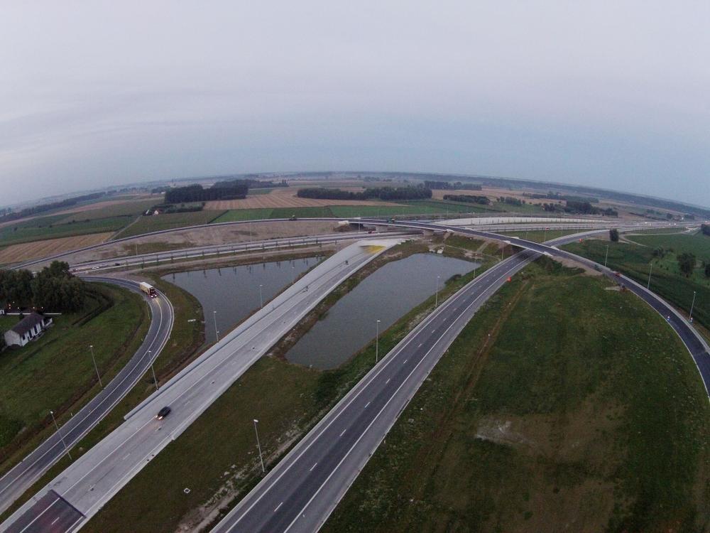 Het einde van de A11, met de aansluiting met de N49 richting Antwerpen. (GF)