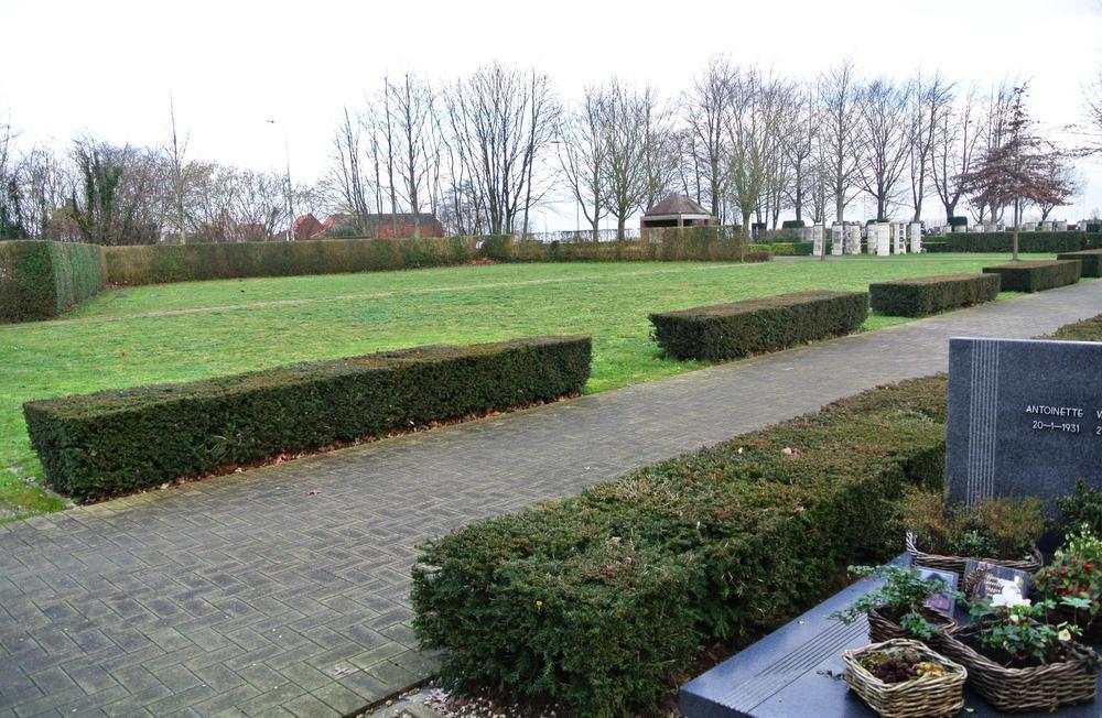 Op dit ruime perceel links naast de ingang naar het nieuwere kerkhofgedeelte in Heule wordt de moslimbegraafplaats ingericht.
