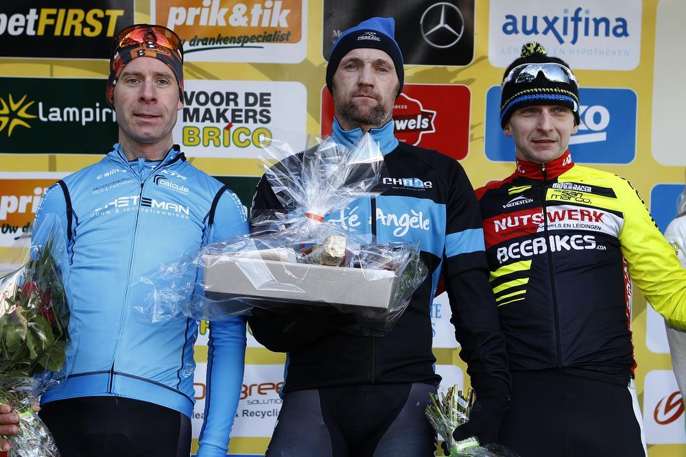 Masters en amateurs bijten de spits af op cyclocross in Maldegem