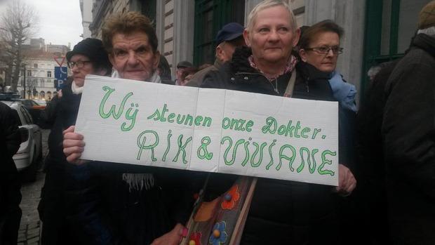 Viviane en Rik uit Tielt zijn patiënten van dokter Gyselbrecht en kwamen destijds 'supporteren' voor hem.